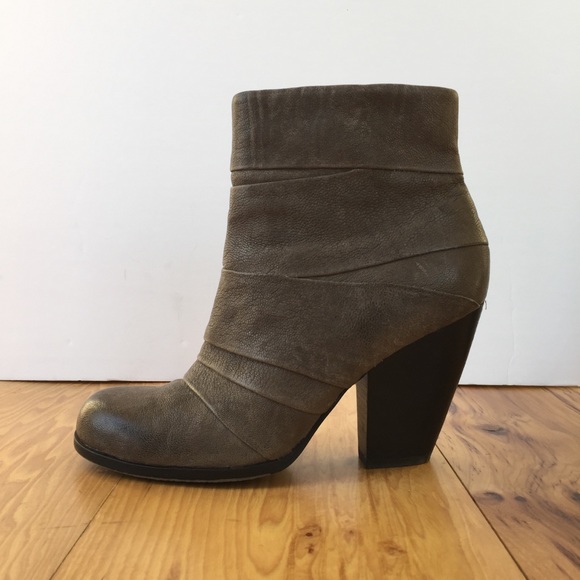 Vince Camuto Shoes - Vince Camuto Gray Leather Stacked Heel Bootie